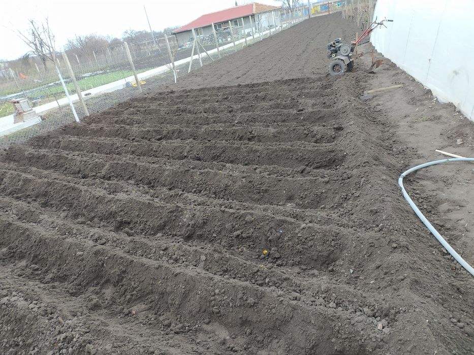 Фрезоване/оране/ на дворни места