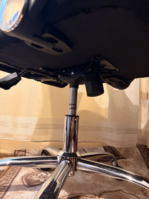 Чисто нов офис стол КРЕЗ