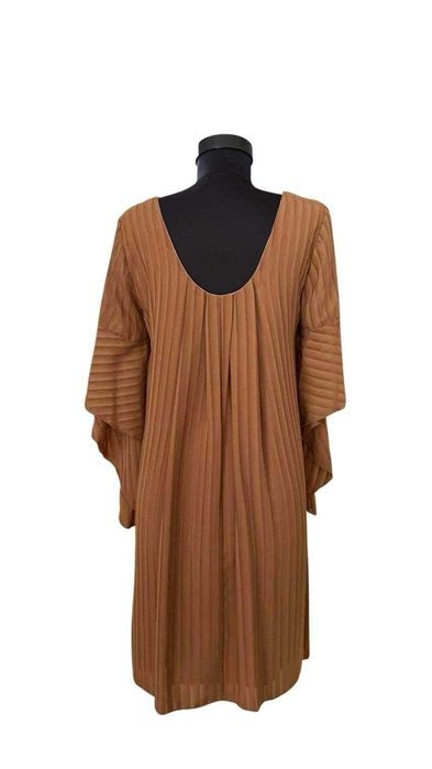 Rochie maro cu maneca lunga