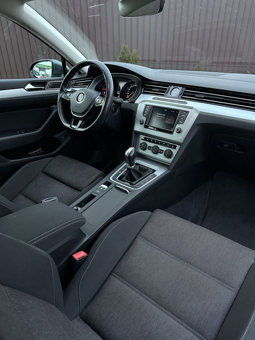 Volkswagen Passat B8 190cp 4motion DSG  Camera Led Keyless