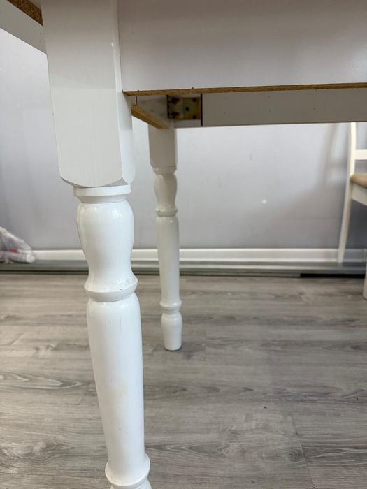 Стол для кухни  .