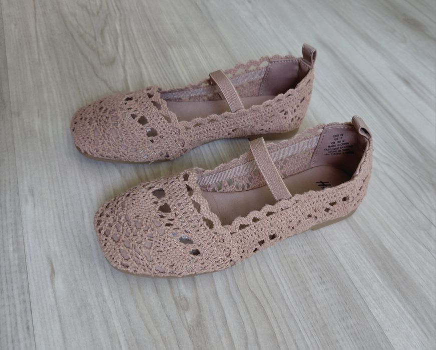 H&M Обувки тип пантофки с вид на плетени на една кука, номер 29