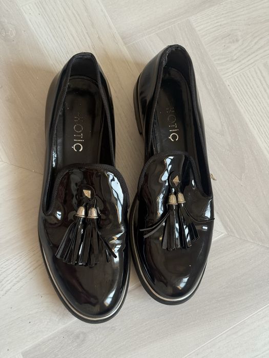 Женская лаковая обувь от Hotic.