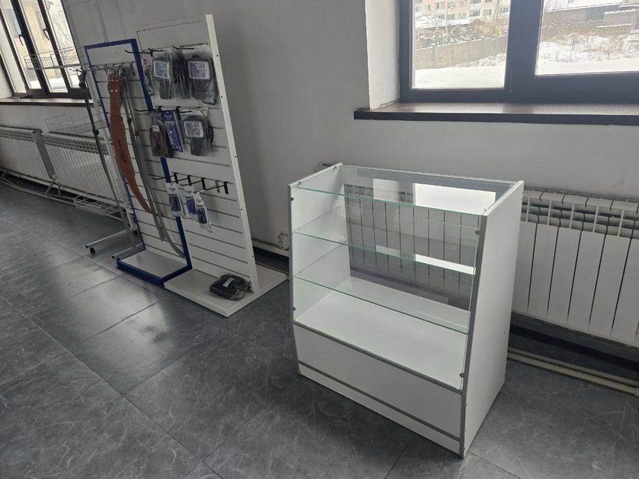 Шкафы, витрины, эконом панели