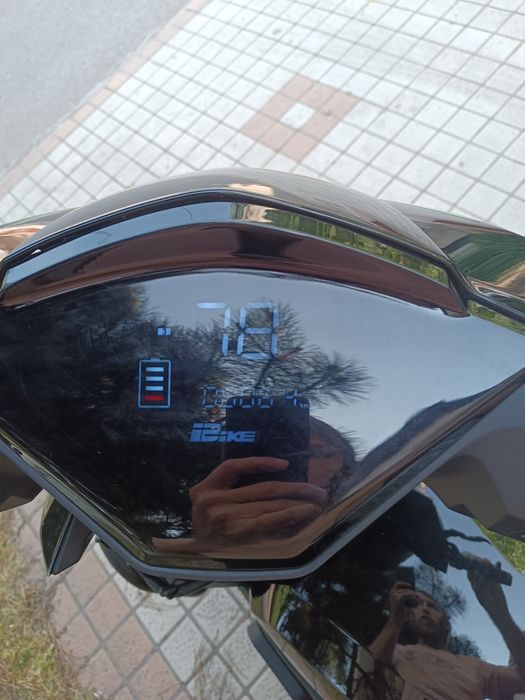 Продаю новый электроскутер 72в 2000watt 70км в час запас хода до 120км