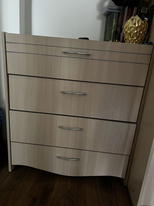 Продам спальный гарнитур