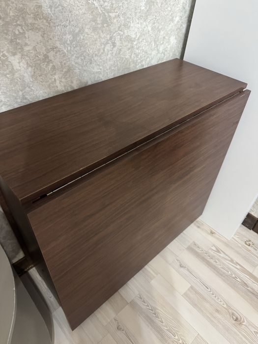 Продам стол книжка