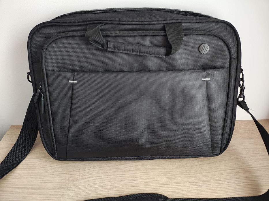 Laptop HP, tastatura, mouse, docking station