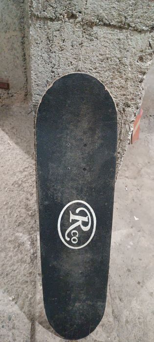Placă skateboard cu leduri pe roți