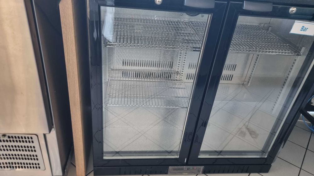 Vand vitrina la rece 2 usi, noua, iluminata led