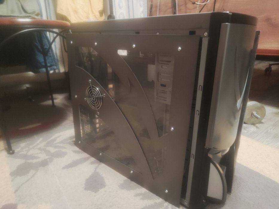 Корпус пк,с боковым окном
