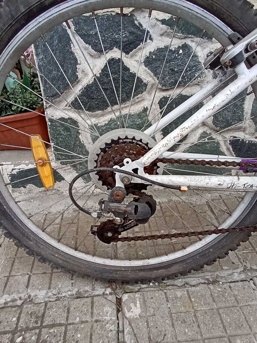 Продавам детски велосипед 24"