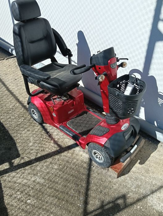 Scuter electric pentru persoane vârstnice sau pentru persoane  cu handicap