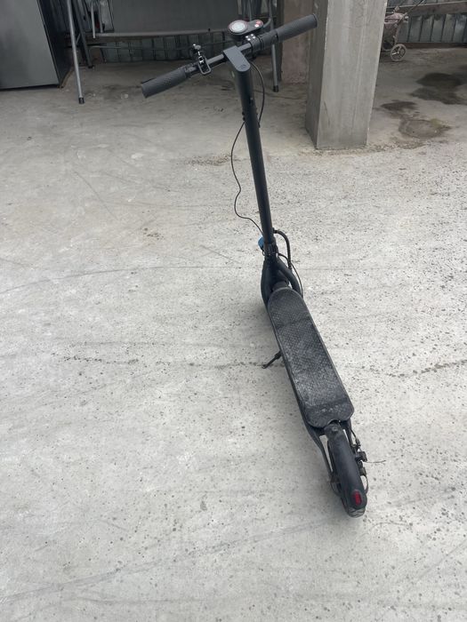 Vand trotineta electrica pentru piese
