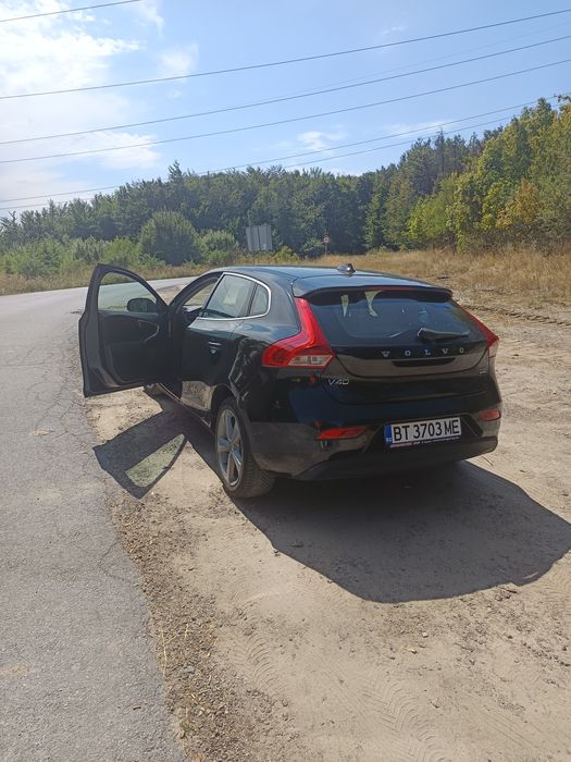VOLVO  V40  D2 2014