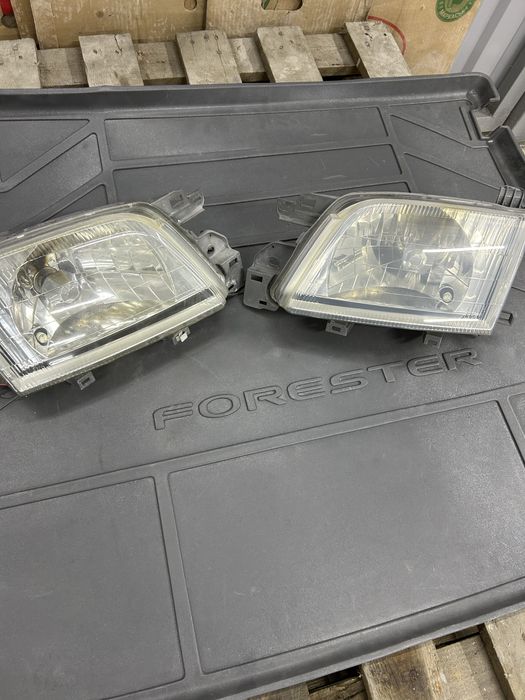 Фары Subaru Forester SF5