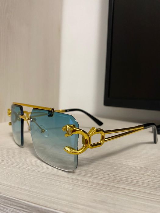5 perechi de ochelari model Cartier la 200 de lei