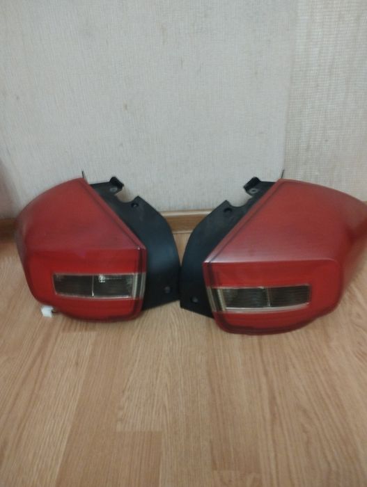 Продам задние фонари