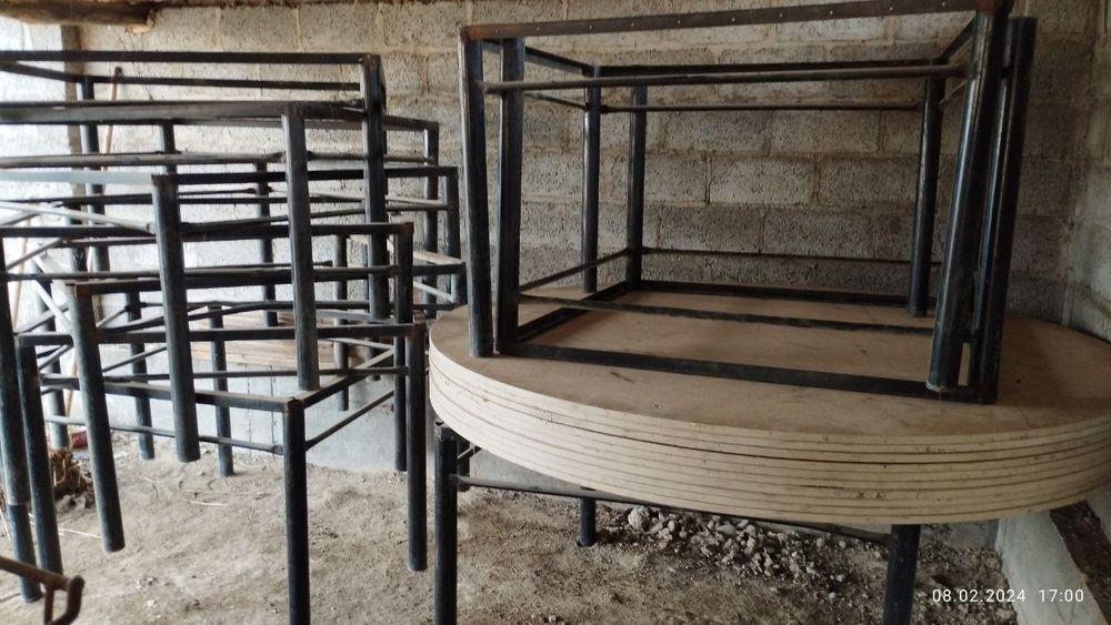 Stol sotiladi 10komplekt tayyor Stolni o'zi bor  o'rindiqlari yoq