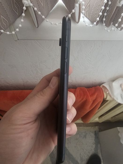 Продам iPhone 10xr