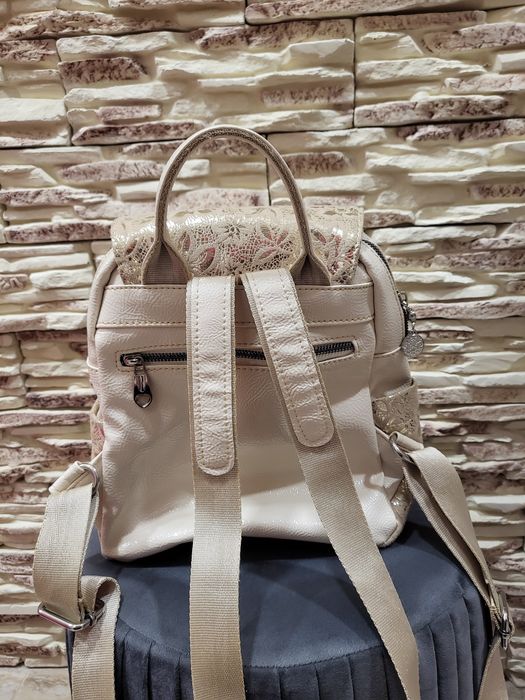 Страхотна Дамска раница