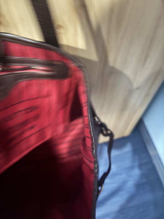Geanta de umar Louis Vuitton in stare foarte buna