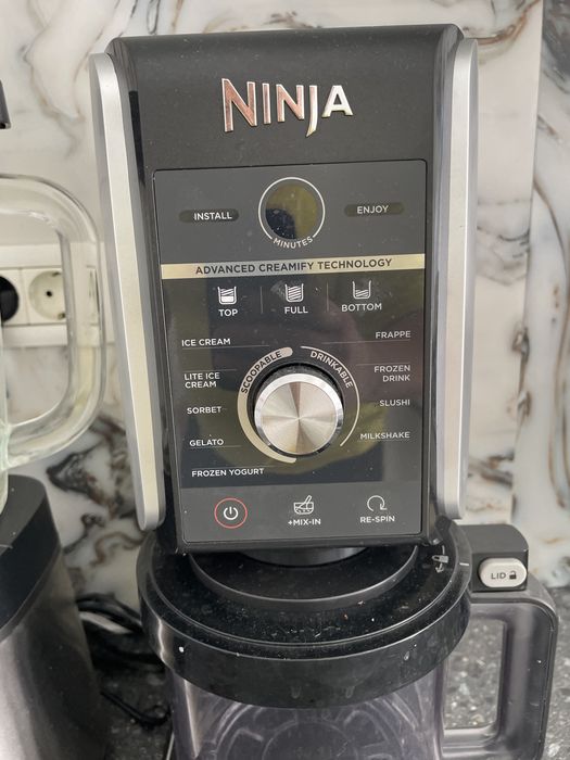 Aparat înghețată Ninja CREAMi Deluxe 10-in-1 (ca NOU) + 4 Recipiente incluse