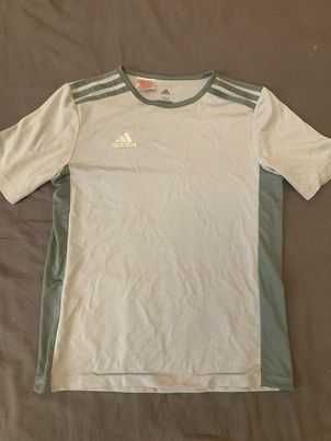 Продавам теникс Adidas