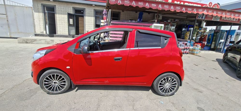 Srochna Qizil spark 2015 avtomat 1 mator 4 pok metan