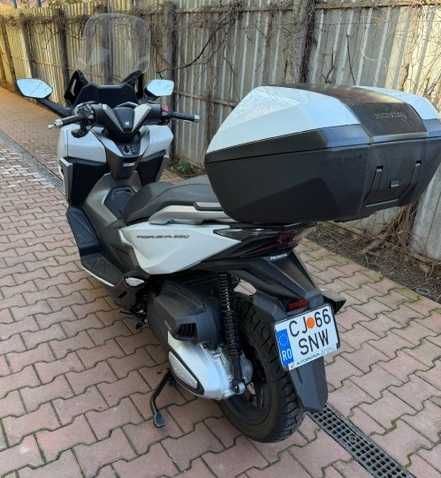 Maxi scuter Honda Forza 350