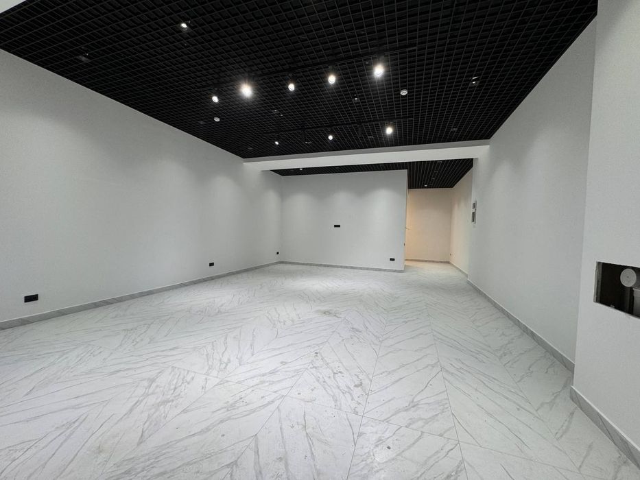 Аренда офиса. Первая линия вдоль дороги. Шото Руставели.