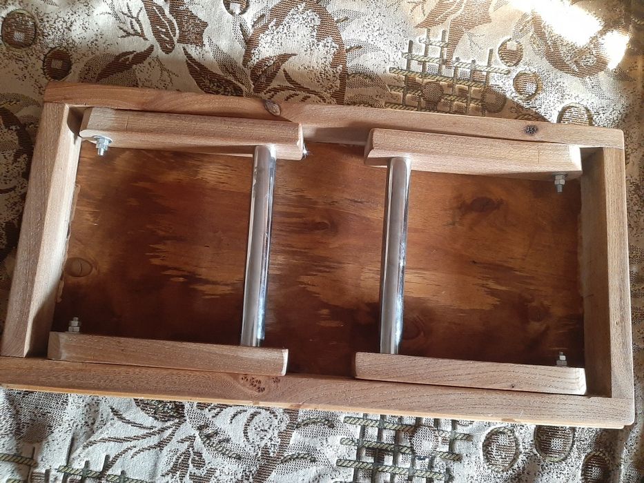 Прикроватный столик