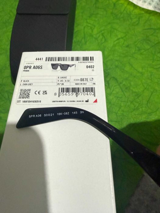 Ochelari de soare Prada !