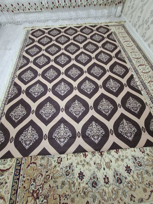 Продам ковёр новый
