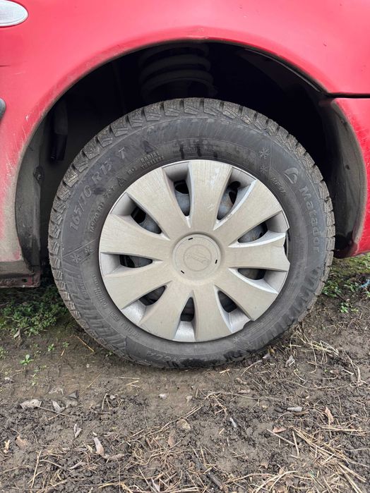 Cauciucuri de iarnă R13 165/70 79T utilizate o lună cu tot cu jante