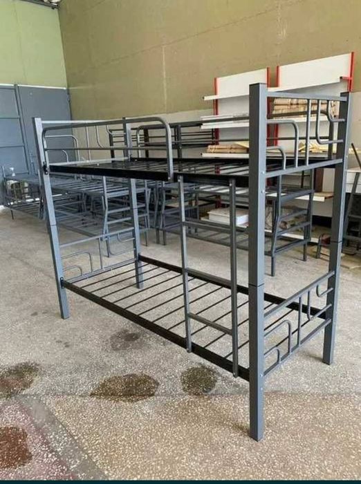 Двухярисный металлическая кровать