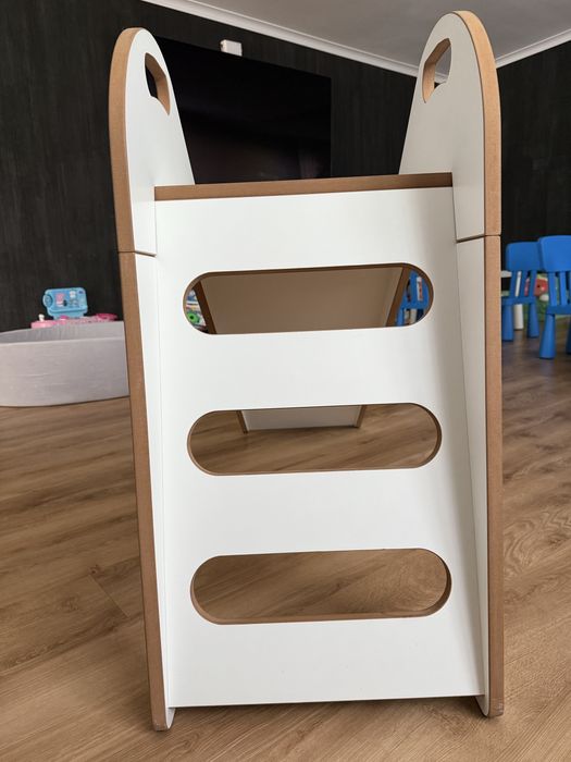 Tobogan cu piscina bile