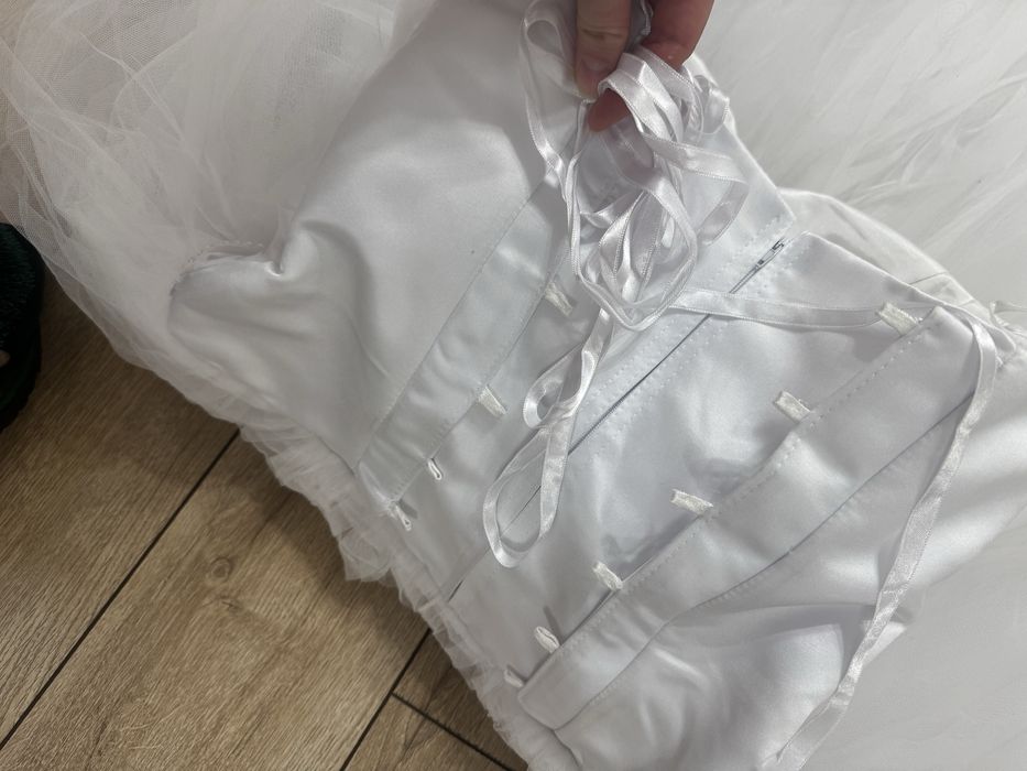 Свадебное платье белое