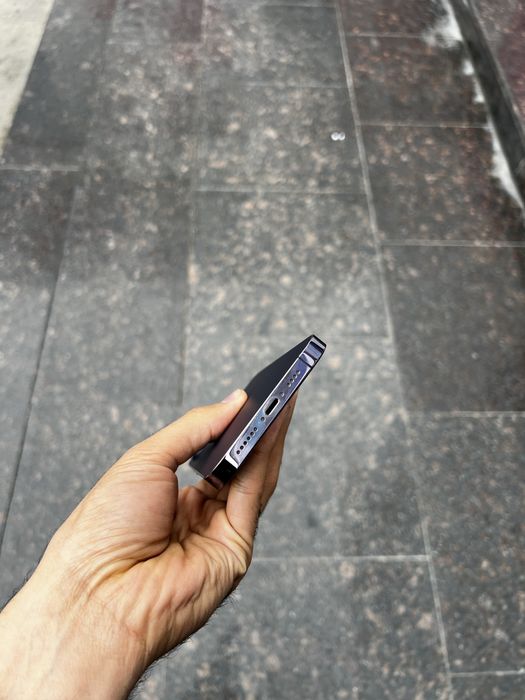 14 pro max сотилади