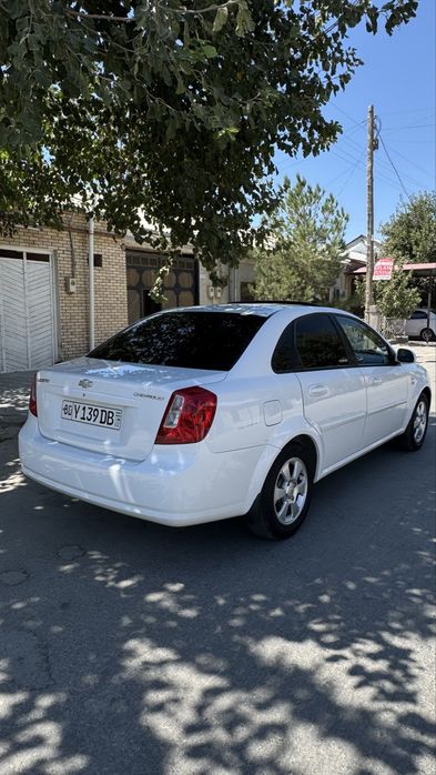 Лассетти 1.8 автомат 2011