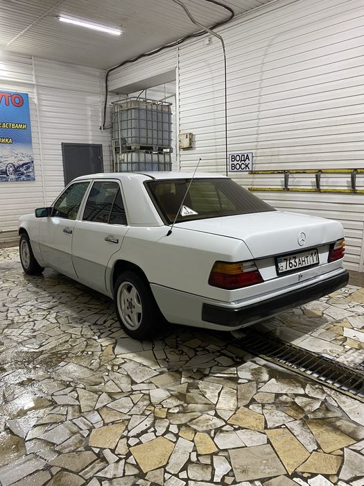 Мерседес сатылады.