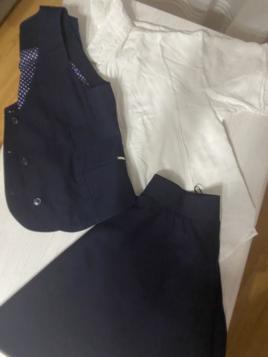 продам школьную форму гласман +спорт. костюм+рубашка+футболка