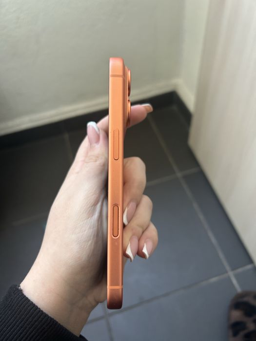 iphone 17 pro portocaliu