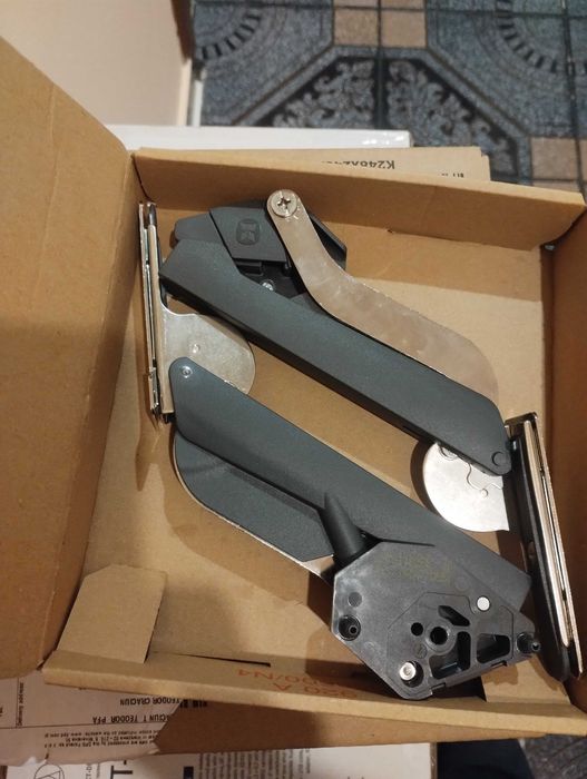 Set 2 balamale corp bucatarie - Sistem de ridicare a usii cu amortizor