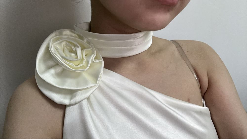 Продам вечернее платья в отличном состояний