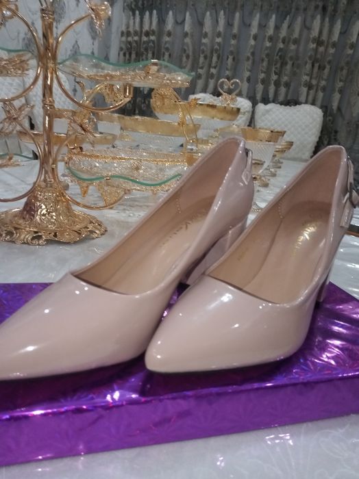 Baland poshna tufli yengi