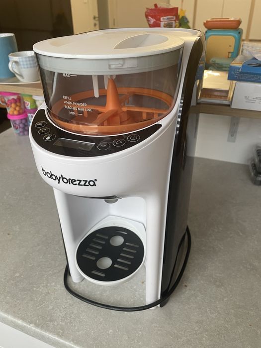 Машина за адаптиранк мляко Baby breezza