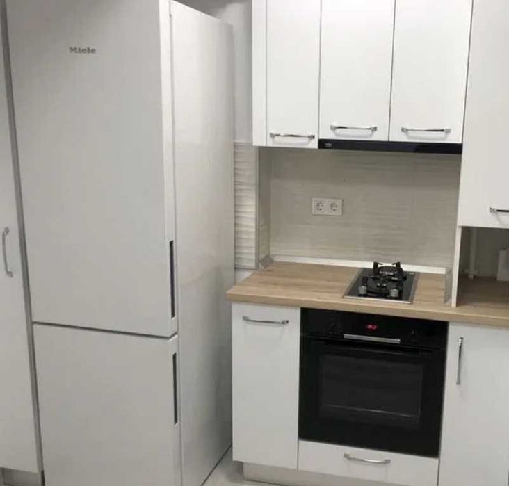 Дава се под наем Едностаен апартамент в Пловдив, Център - 45 кв.м за 183.6 € - Снимка #1