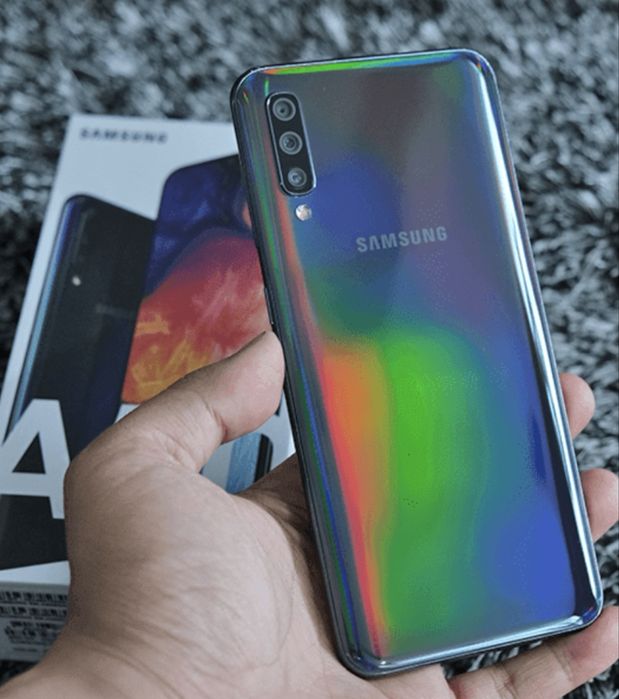 Samsung A50 sotiladi xolati zo’r xech qanaqa kamchiligi yoq