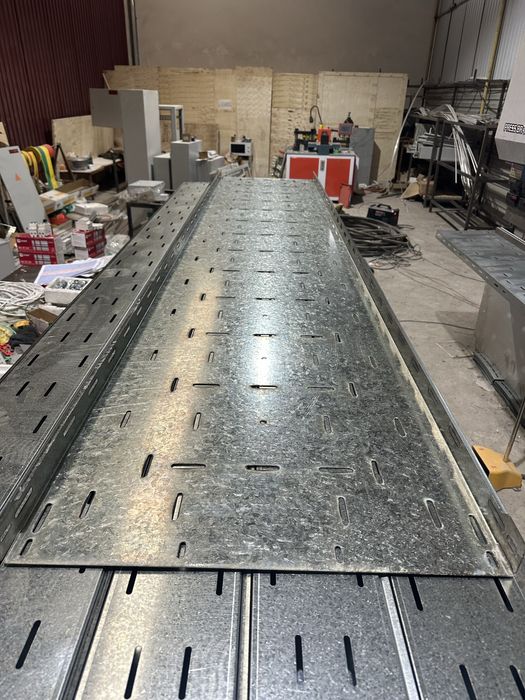 Лоток кабелное, перфорированный и не перфорированный лотки